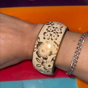 Floral Gold/Cream Brass Vintagey Bangle Bracelet